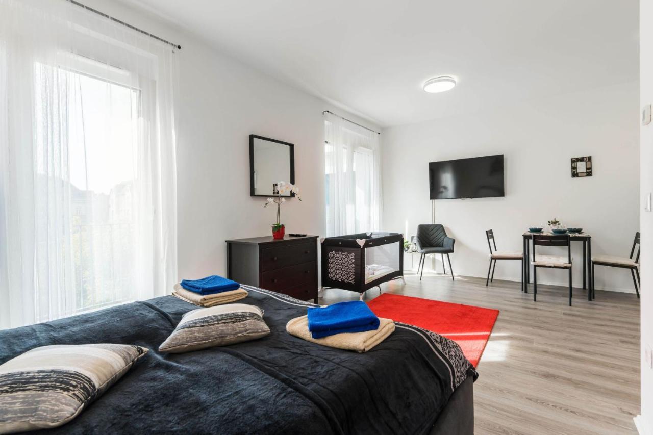New Blue Danube Apartment With Balcony And Parking بودابست المظهر الخارجي الصورة