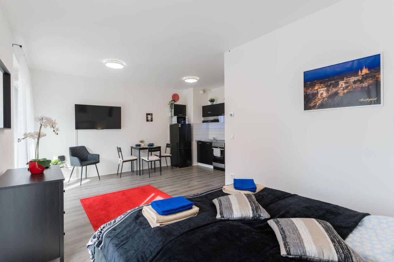 New Blue Danube Apartment With Balcony And Parking بودابست المظهر الخارجي الصورة