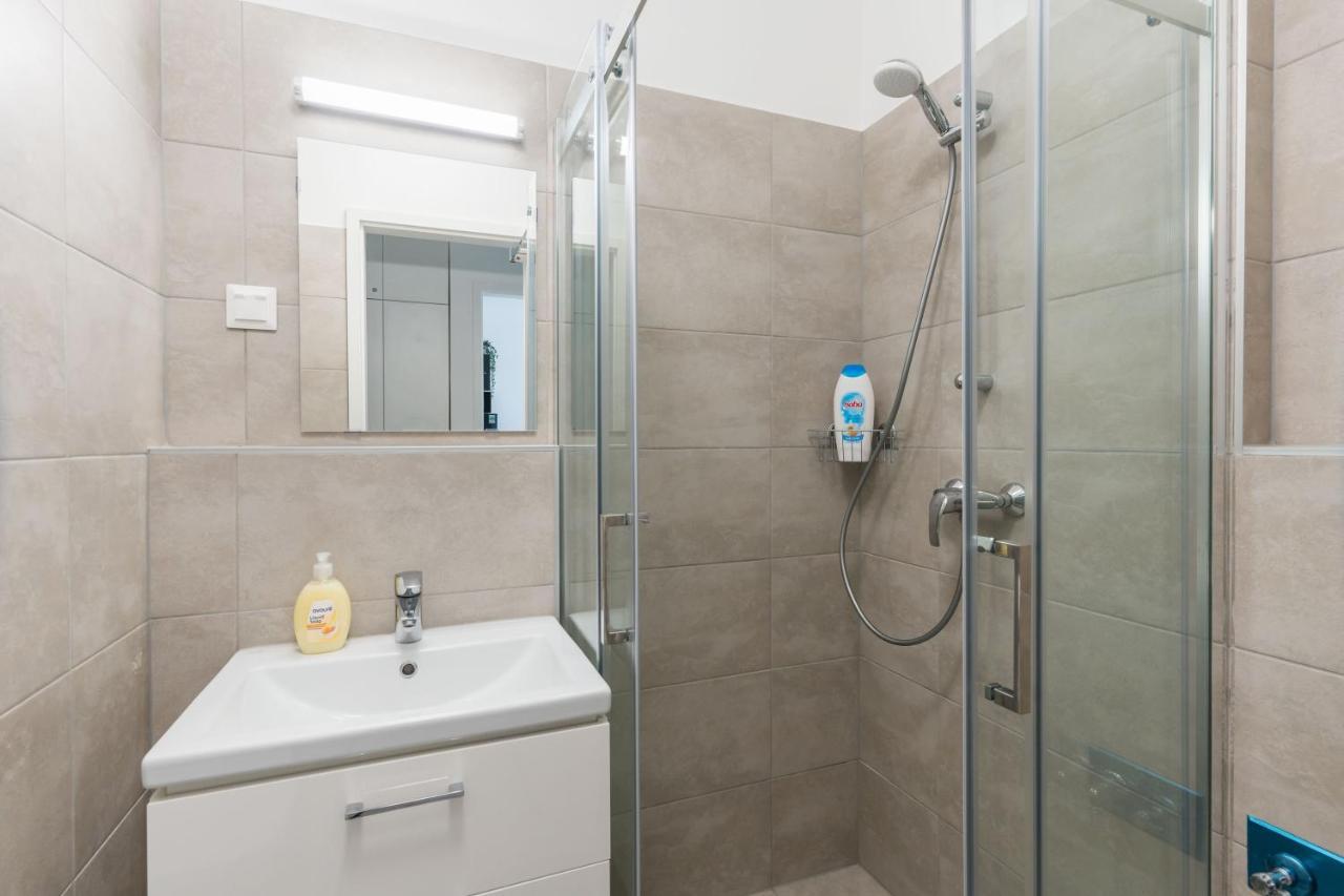 New Blue Danube Apartment With Balcony And Parking بودابست المظهر الخارجي الصورة
