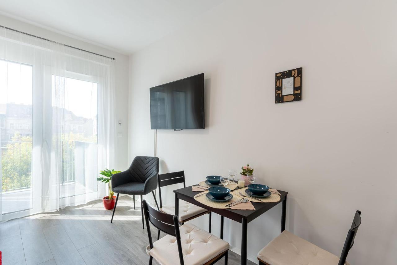 New Blue Danube Apartment With Balcony And Parking بودابست المظهر الخارجي الصورة