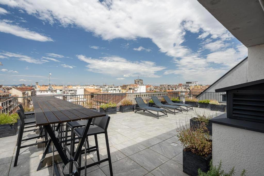 New Blue Danube Apartment With Balcony And Parking بودابست المظهر الخارجي الصورة