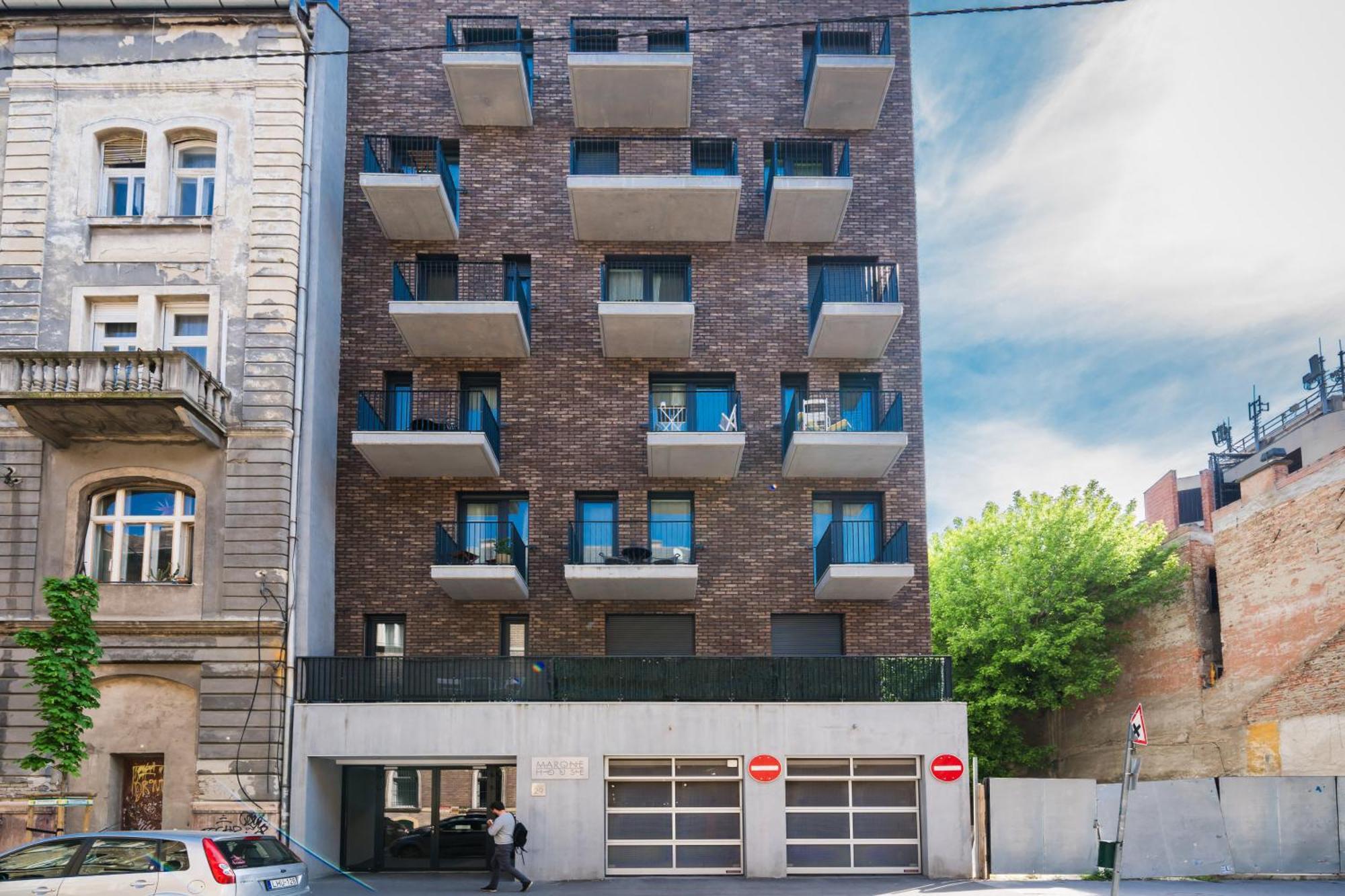 New Blue Danube Apartment With Balcony And Parking بودابست المظهر الخارجي الصورة