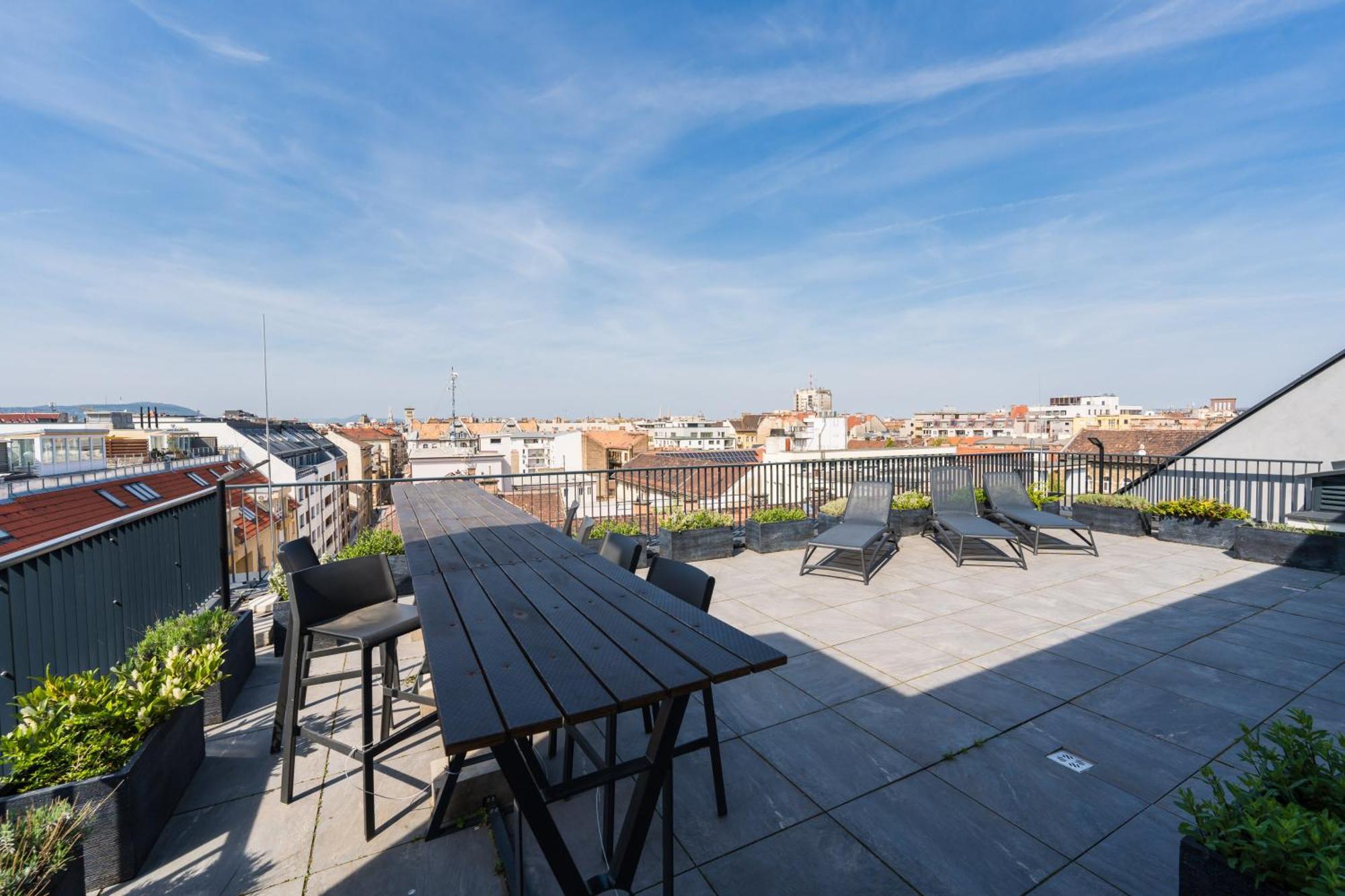 New Blue Danube Apartment With Balcony And Parking بودابست المظهر الخارجي الصورة